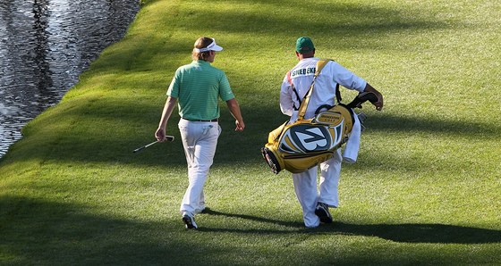 Brandt Snedeker a jeho caddy na golfovém Masters