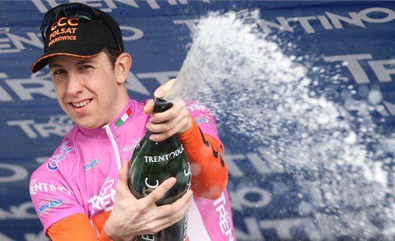Josef erný coby vedoucí mu etapového závodu Giro del Trentino.