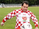 Bývalý premiér a pedseda SSD Jií Paroubek ped fotbalovým zápasem na