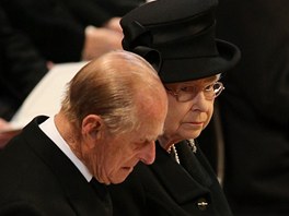 Krlovna Albta II. a jej manel na pohbu Margaret Thatcherov (17. dubna
