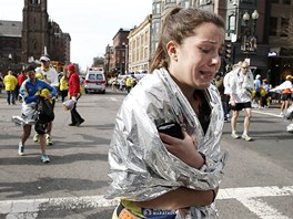 Zdrcená úastnice maratonu v Bostonu. (15. dubna 2013)