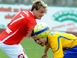 Momentka z duelu Varnsdorf (ve lutm) - Pardubice.