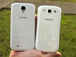 Do designu Samsung rozhodn nechtl píli ourat. Galaxy S 4 si drí velmi...