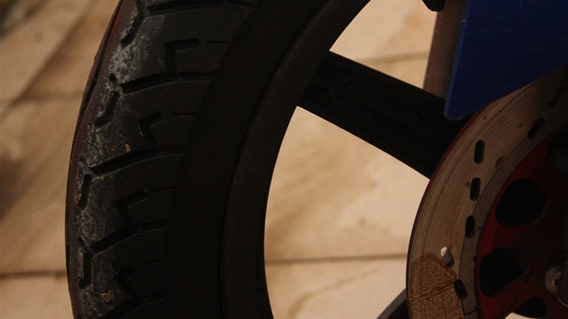 Ojet pneumatiky mohou prozradit skuten njezd kilometr.