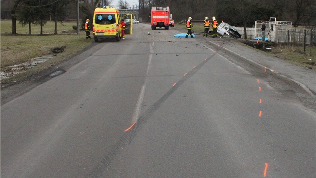 Naznaen drha nekontrolovateln jzdy Fiatu Multipla ve Stonav na Karvinsku. (11. dubna 2013)