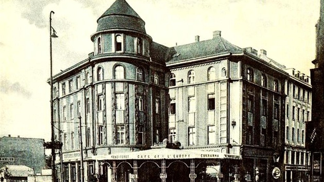 Hotel Palace v centru Ostravy v roce 1929.