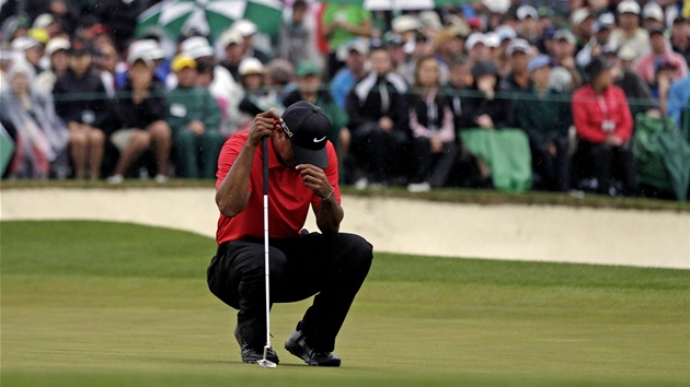 ZKLAMN. Tiger Woods pi Masters na hiti v August na prvn msto nezatoil.  