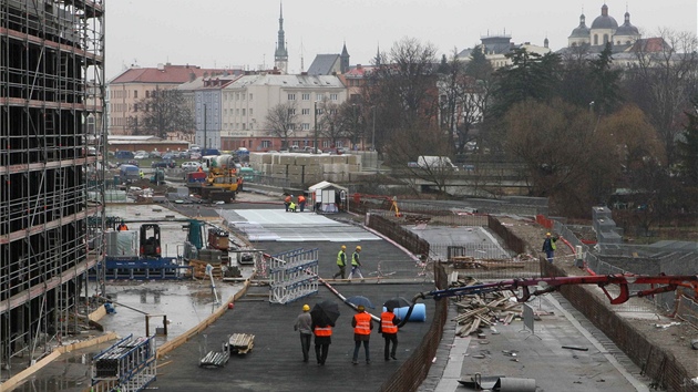 Stavba nové olomoucké tramvajové trat u obchodní Galerie antovka.