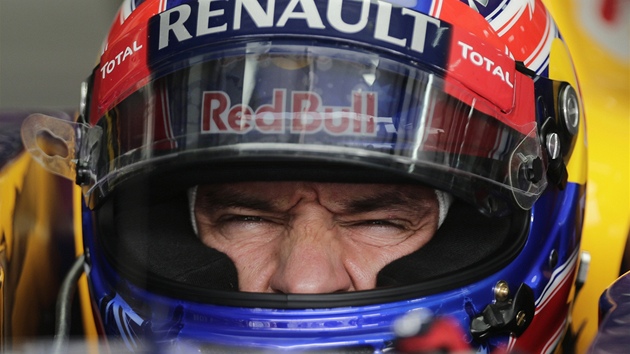 Mark Webber z Red Bullu bhem trninku na Velkou cenu Bahrajnu.