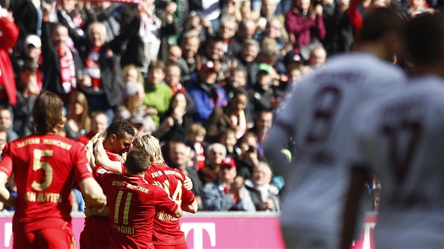 MISTR VL DL. Fotbalist Bayernu Mnichov, u jist misti nmeck ligy, slav jeden z gl proti Norimberku.