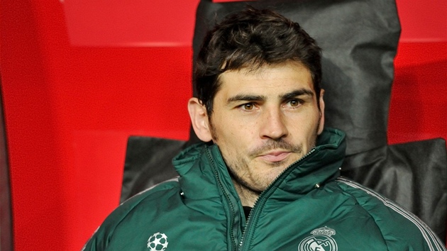 POUZE NHRADNK. Iker Casillas si po pauze zavinn zrannm jet nezachytal, na svou anci si mus pokat.