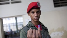 Venezuelský voják právě odvolil.Jihoamerická země vybírá nového prezidenta (14. Venezuelský voják právě odvolil.Jihoamerická země vybírá nového prezidenta (14.