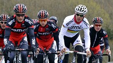 POSLEDNÍ ŠANCE - LUTYCH. Belgický mistr světa Philippe Gilbert (v duhovém POSLEDNÍ ŠANCE - LUTYCH. Belgický mistr světa Philippe Gilbert (v duhovém