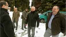 Poslanci ze zemědělského výboru vyrazili na Tříjezerní slať. Poslanci ze zemědělského výboru vyrazili na Tříjezerní slať.