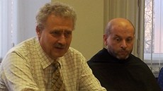 Ekonom pražské arcidiecéze Karel Štícha a zástupce řádu augustiniánů v České Ekonom pražské arcidiecéze Karel Štícha a zástupce řádu augustiniánů v České