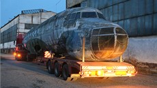 Pevoz trupu prototypu dopravního letounu Iljuin Il-14FG do olomouckého...