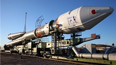 Doprava Sojuzu s lodí Bion-M na odpalovací rampu v Bajkonuru
