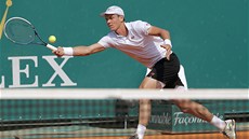 NATÁHNOUT SE PO MÍČI. Tomáš Berdych na turnaji v Monte Carlu. NATÁHNOUT SE PO MÍČI. Tomáš Berdych na turnaji v Monte Carlu.