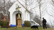 Zřejmě naposledy viděl pohřešovanou dívku v úterý jeden z místních u kapličky Zřejmě naposledy viděl pohřešovanou dívku v úterý jeden z místních u kapličky