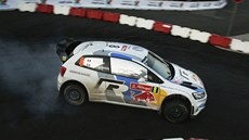 Sebastien Ogier na trati Portugalské rallye.