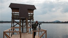 Na břehu Novozámeckého rybníku je nově ptačí pozorovatelna. Lidé tu uvidí Na břehu Novozámeckého rybníku je nově ptačí pozorovatelna. Lidé tu uvidí