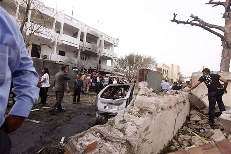 Francouzsk ambasda v Libyi po ternm bombovm toku (23. dubna 2013)