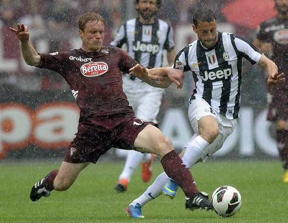 V DETI. Claudio Marchisio z Juventusu (vpravo) a Alessandro Gazzi z FC Turín.