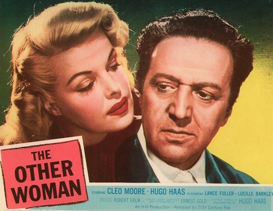 Hugo Haas s herekou Cleo Mooreovou na plakátu filmu The Other Woman.