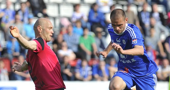 Michal Vepek (vpravo) jet v olomouckém dresu