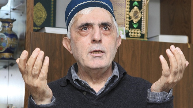 Muhamad Sulejman, strc bratr Carnajevovch (23. dubna 2013)