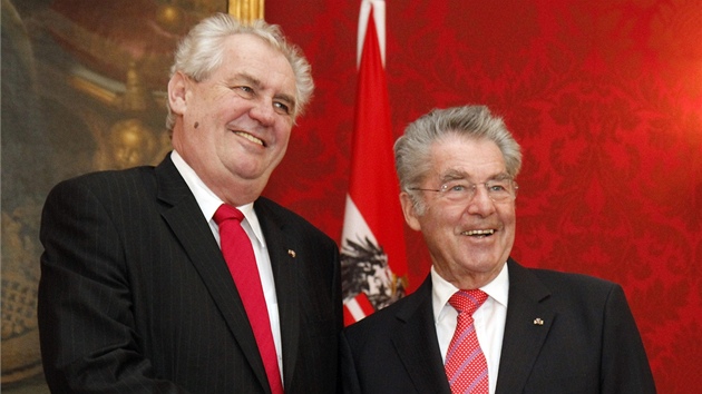 eský prezident Milo Zeman pi setkání se svým rakouským protjkem Heinzem...