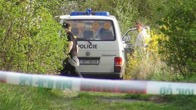 Nlez lidskch nohou v praskch Hrabvkch (25. dubna 2013)