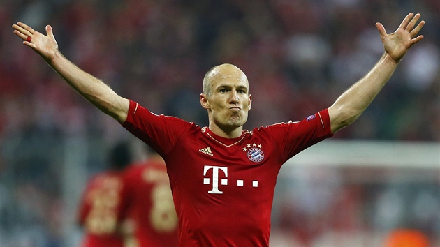 TO JSEM PROST J. Arjen Robben z Bayernu Mnichov oslavuje gl proti Barcelon.