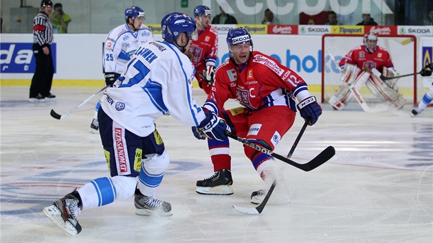 esk hokejista Ji Novotn v utkn proti Finsku. 