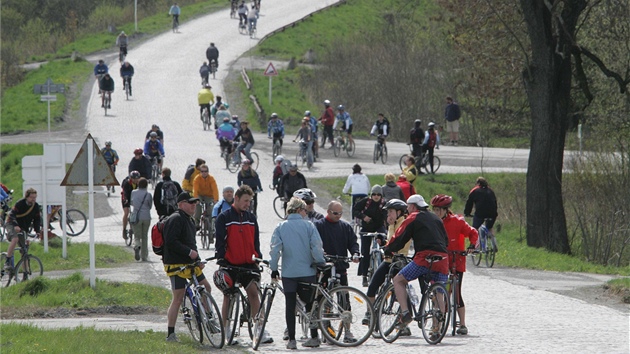 Tradin akce Bl kmen, oteven vojenskho prostoru Libav, lk v poslednch letech tisce cyklist i pch turist.