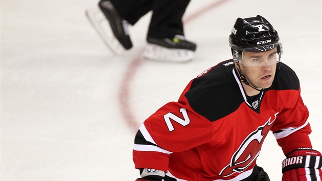 Marek idlick z New Jersey Devils kontroluje situaci.