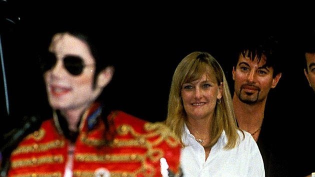 Michael Jackson a Debbie Roweov byli manel v letech 1996 - 1999.