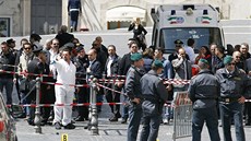 Italská policie zadržela muže, který střílel před kanceláří premiéra (28. dubna Italská policie zadržela muže, který střílel před kanceláří premiéra (28. dubna