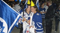 LEAFS DO TOHO! Na play-off se těší i tyhle dvě fanynky. LEAFS DO TOHO! Na play-off se těší i tyhle dvě fanynky.