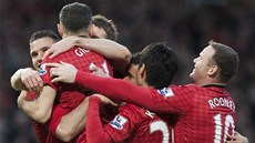 KOPEC RADOST. Fotbalisté Manchesteru United slaví gól. 