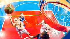 Momentka z utkání Hradec Králové - Trutnov. Zakončuje královéhradecká Tereza Momentka z utkání Hradec Králové - Trutnov. Zakončuje královéhradecká Tereza