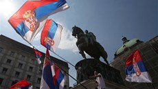 Před jezdeckou sochou srbského knížete Mihaila Obrenoviće v centru Bělehradu Před jezdeckou sochou srbského knížete Mihaila Obrenoviće v centru Bělehradu
