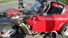 Kdy se hasii dostali k nehod Dodge Viper v Hradci Králové, z motoru se u...