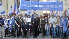 Několik stovek lidí prošlo 21. dubna Prahou, aby vyjádřili svůj odpor k Několik stovek lidí prošlo 21. dubna Prahou, aby vyjádřili svůj odpor k