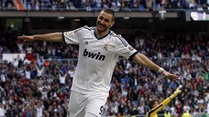 SASTNÝ ÚTONÍK. Karim Benzema z Realu Madrid slaví gól proti Betisu Sevilla.