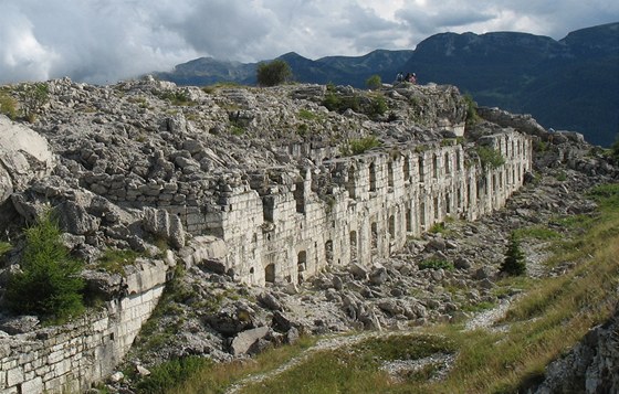 Ruiny pevnosti Dosso delle Somme