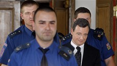 David Rath u u krajského soudu v Praze byl napíklad na konci dubna, kdy soudce jednal o jeho vazb.