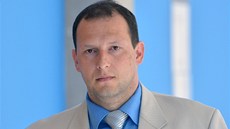 Bývalý armádní pilot a svědek v kauze CASA Karel Daňhel přichází k obvodnímu Bývalý armádní pilot a svědek v kauze CASA Karel Daňhel přichází k obvodnímu