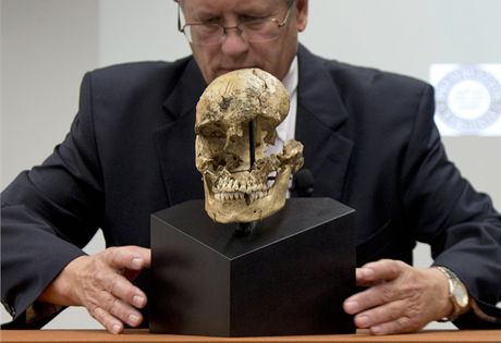 Odborníci z institutu Smithsonian oznámili nález kostí 14leté dívky, které
