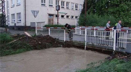 Bleskové záplavy ve Studénce zpsobily milionové kody (8. kvtna 2013)